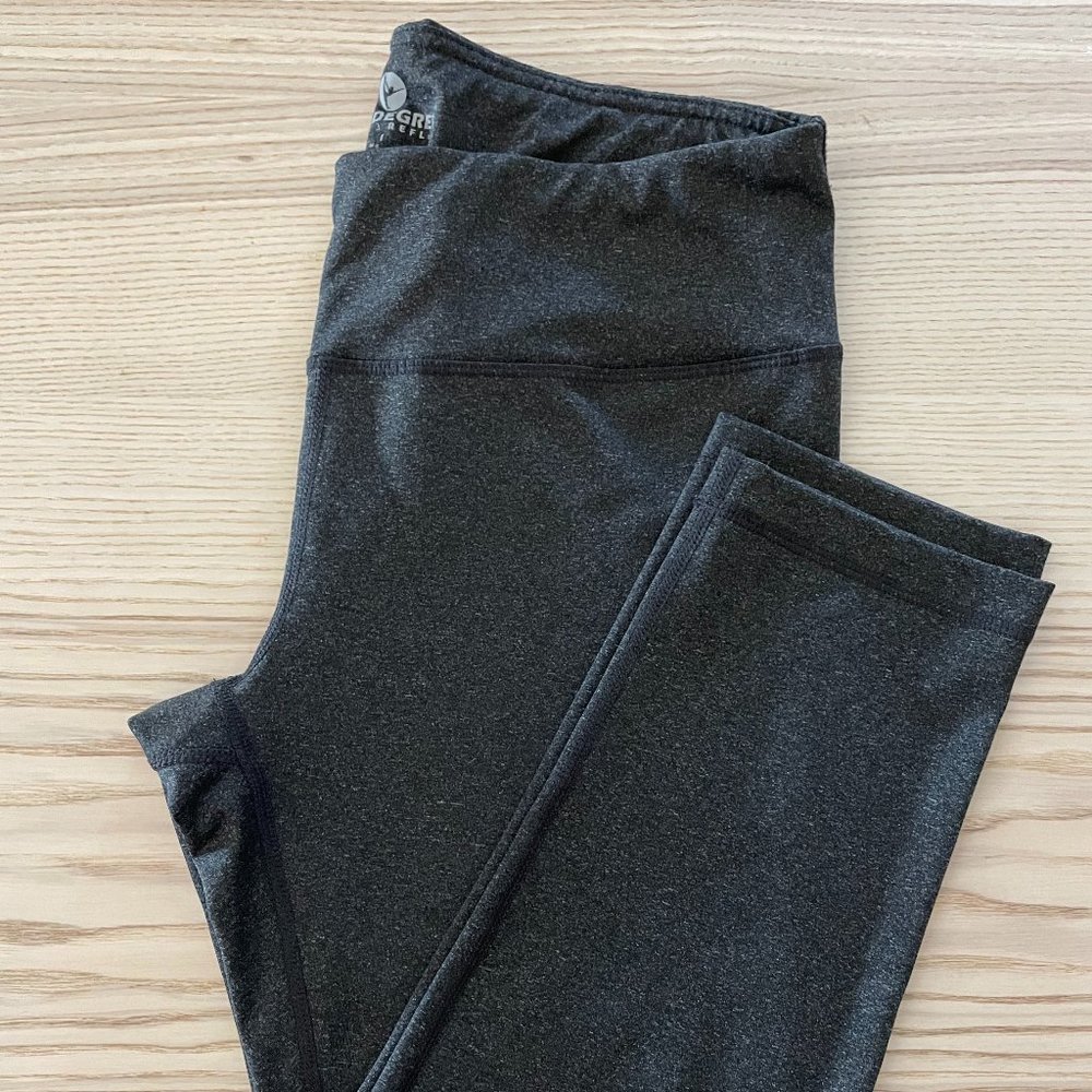 Charcoal Grey Capri length 90 Degree by Reflex leggings. Size L